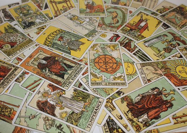 Tarot Reading in Amsterdam by Nanette